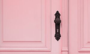 【2021年3月最新】自宅で自動ドアにする方法3種を解説