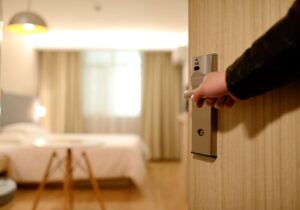 客室ドアの自動ドア化が満足度を向上させる理由