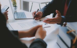 制度を待つより「必要な今」に応える